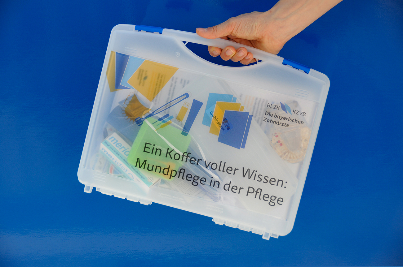 Ein Koffer voller Wissen: Mundpflege in der Pflege, Bild 2 Ein Koffer voller Wissen: Mundpflege in der Pflege, Bild 3